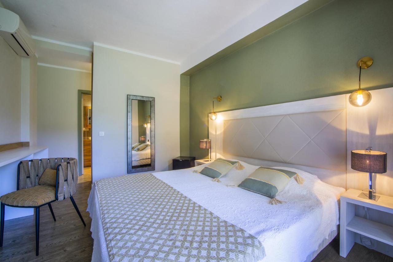 Hotel Du Pont De L'Oso Lecci Zewnętrze zdjęcie